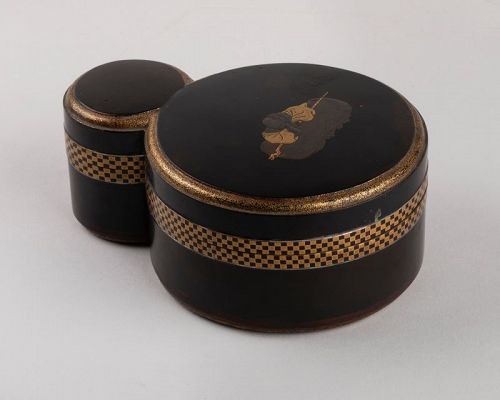 Kobako - Japanese urushi lacquer box. Japan Edo 17th century