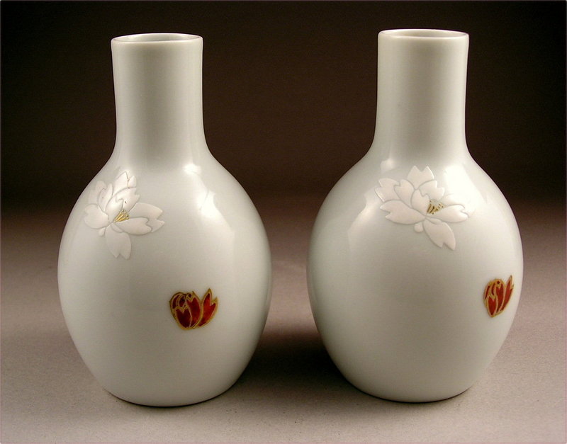 Beautiful Porcelain Tokkuri by Seifu Yohei III