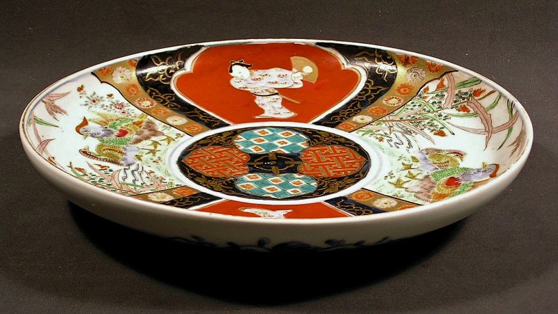 Beautiful Rare Japanese Ko Imari Charger w/Genroku Figure 18c