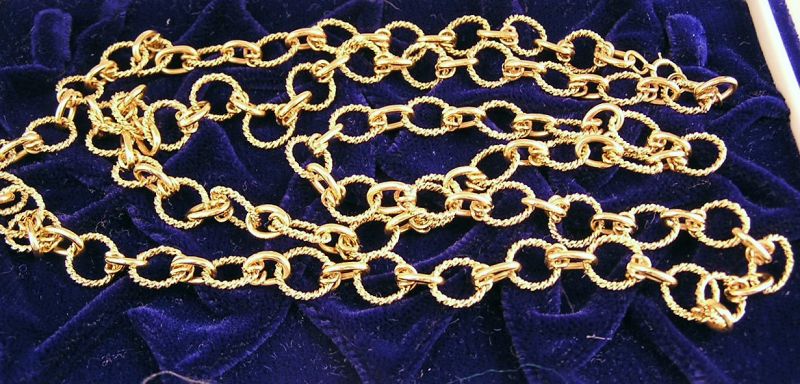 Amazingly Fine 18K Gold Chain Necklace intricately crafted