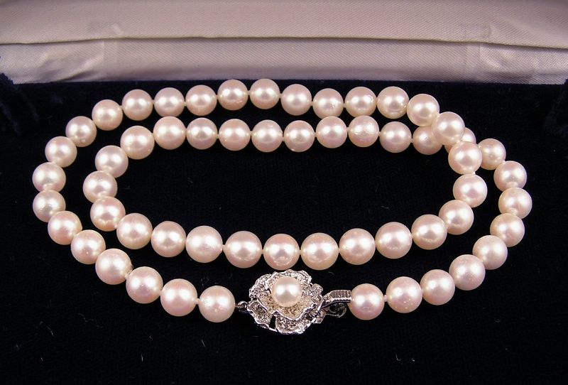 Very Fine Japanese Cultured Pearl Necklace