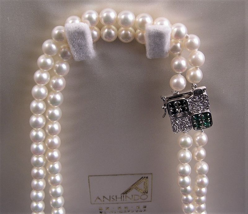 Additional Photos for Japanese Pearl Necklace w/Sapphire/Emerald