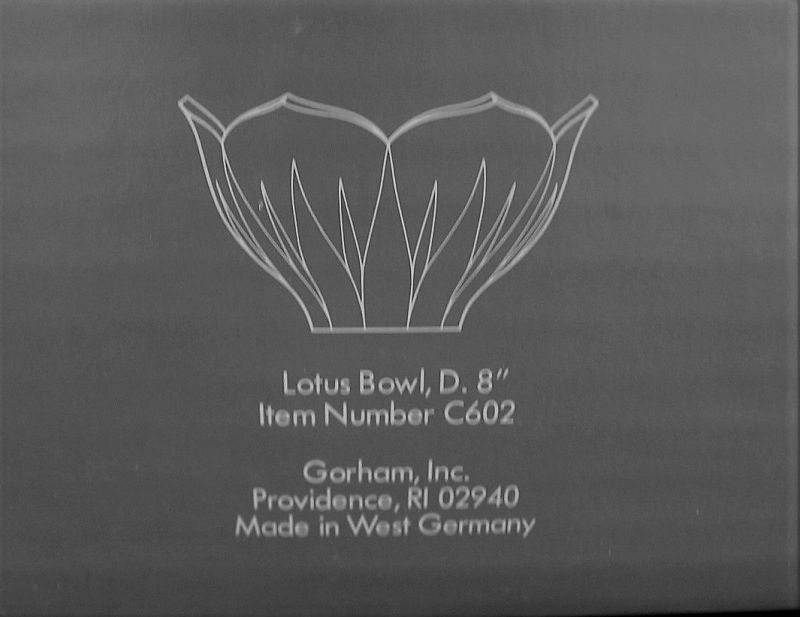 Gorham Crystal Lotus Bow1 8&quot; w/original box