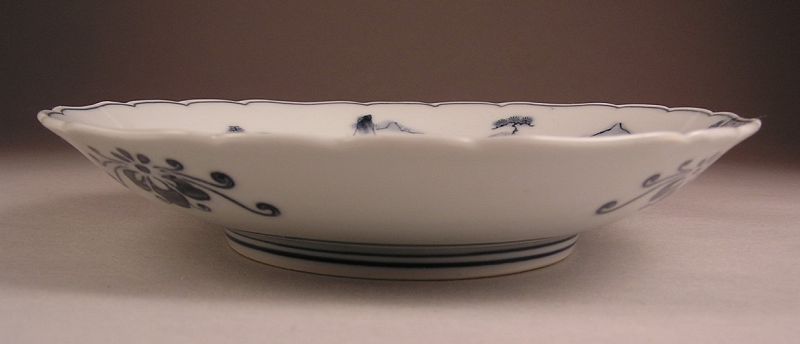 Very Attractive BW Hirado Porcelain Plate Sansui Design