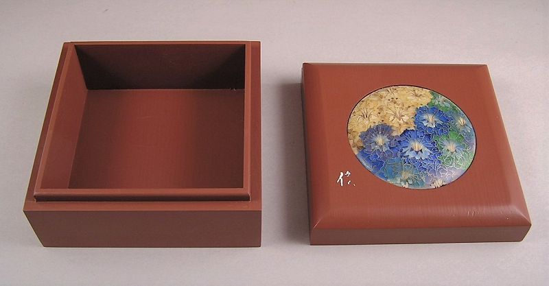 Very Fine Japanese Cloisonne Medallion w/Wooden Box by Shinya Okamoto