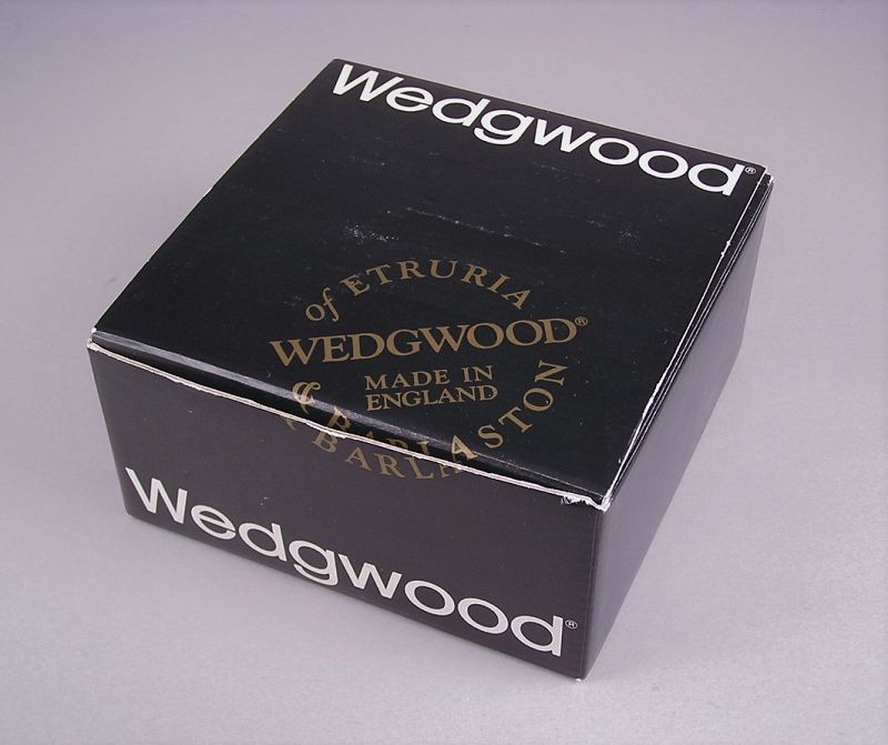 Lovely Wedgwood Jasper Ware Heart Trinket Box / Candy Box Light Blue