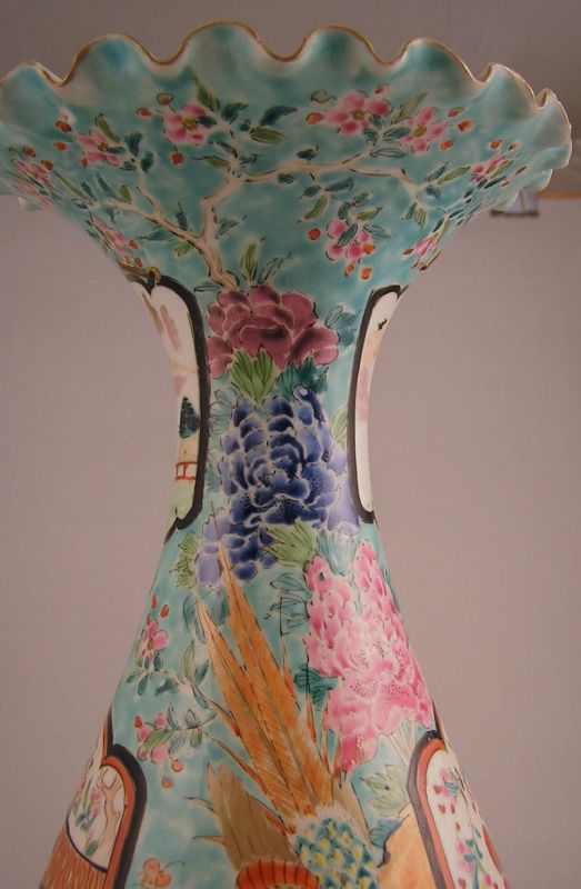 Very Fine Japanese Ko Imari Vase w/Samurai Deisn, early to mid 19 c.