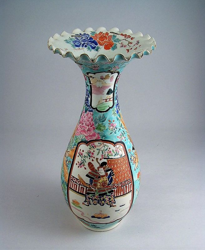 Very Fine Japanese Ko Imari Vase w/Samurai Deisn, early to mid 19 c.