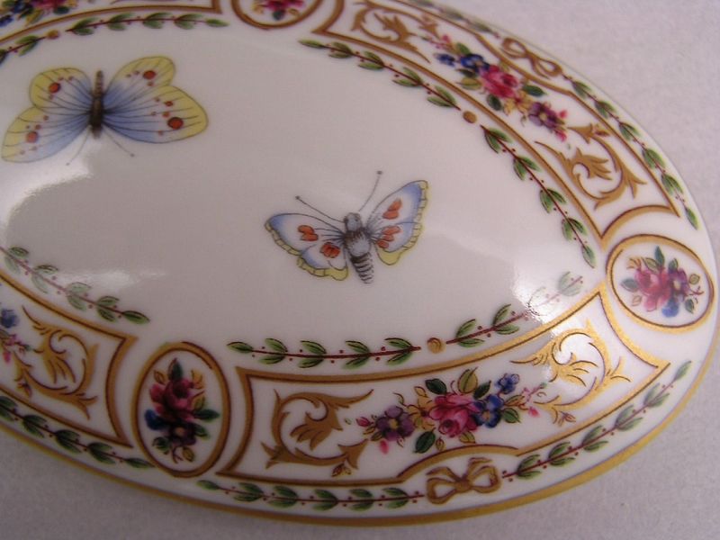 Fine French Limoges Porcelain Trinket Box with Butterflies and Flowers