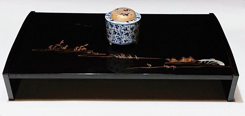 Very Attractive Roiro Lacquer Table by Kamisaka Yukichi Dsn by Sekka