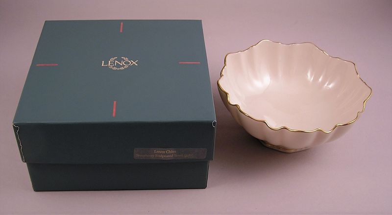 Beautiful Lenox China Symphony Sculptured Bowl Gold