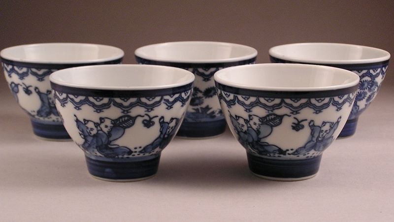 Fine Quality Japanese Vintage B/W Porcelain Tea Cup Set Karako