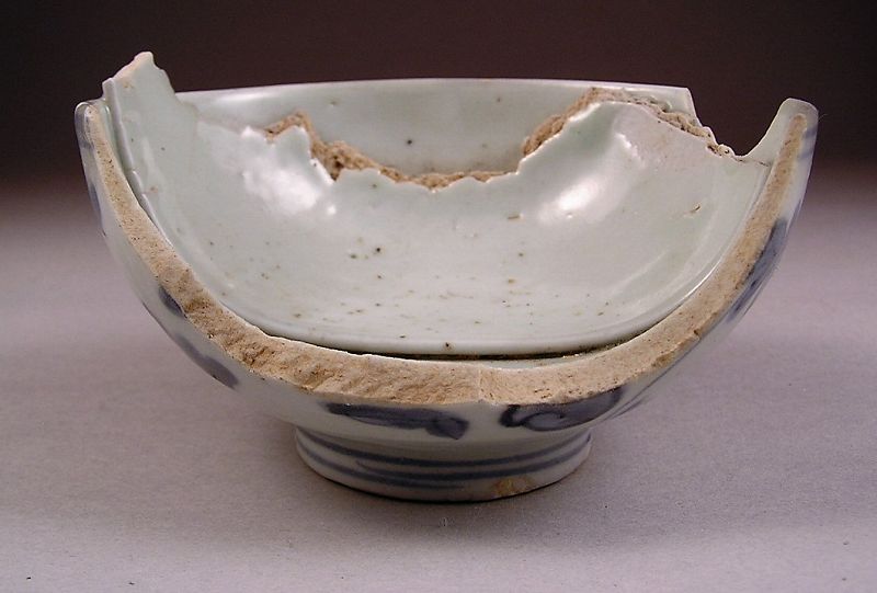 Very Rare Japanese Shoki Imari Excavated Bowl
