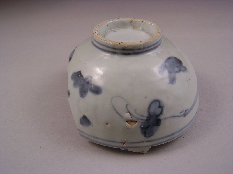 Very Rare Japanese Shoki Imari Excavated Bowl