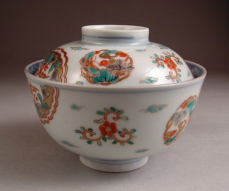 Fine Quality Japanese Ko Imari Covered Bowl Early 19c