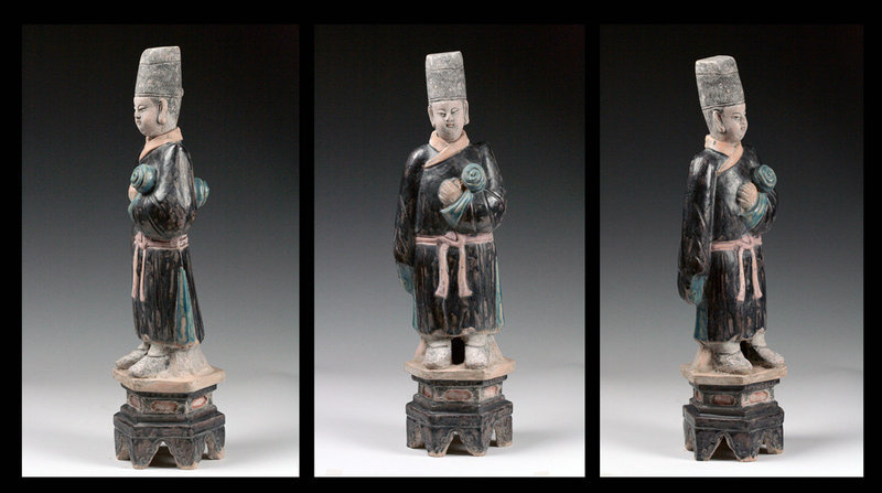 XL 49 cm. tall Chinese Ming Dynasty pottery figure!