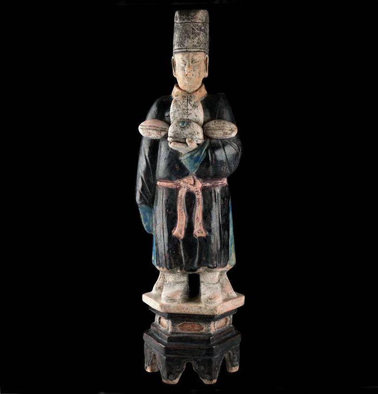 XL 49 cm. tall Chinese Ming Dynasty pottery figure!