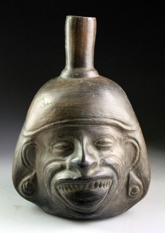 Large Late Moche - Chimú Blackware head Vessel, 7th.-9th. cent.