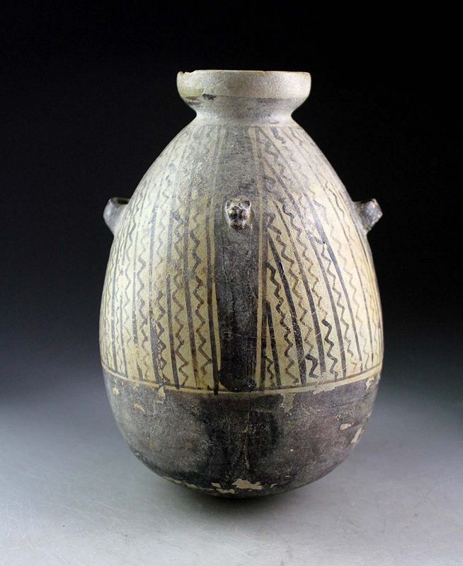 Pre-Columbian globular pottery jar, Chancay Peru, 1000-1400 AD.