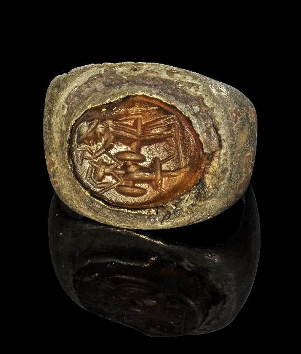 Ancient Gold Seal Ring with Female Portrait of An Empress