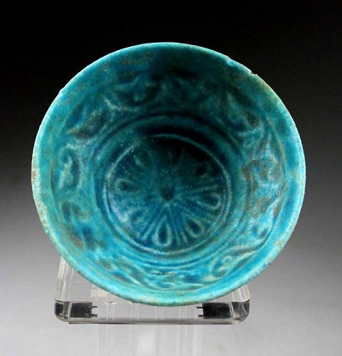 Fine Islamic pottery jar Torquise glaze, Seljuqs, ca. 1100-1200 BC