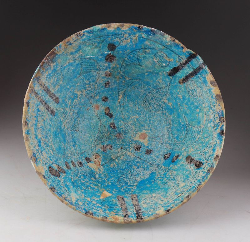 Very nice glazed Islamic pottery bowl w. iridescence, 11th-12th. cent