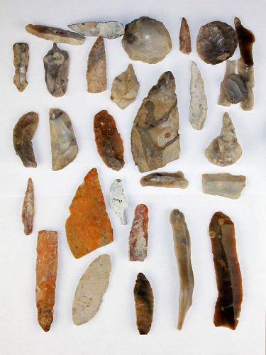 Selection of 30 Danish neolithic silex tools and weapons fragments