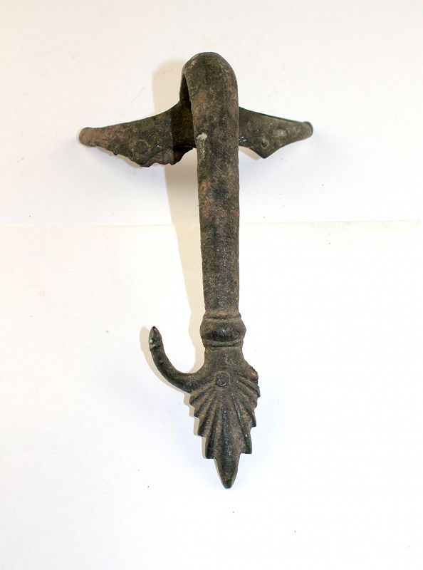 Massive Etruscan bronze handle with palmette, ca. 7th.-4th. century