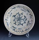Large Vietnamese Le Dynasty Blue & white glazed pottery dish