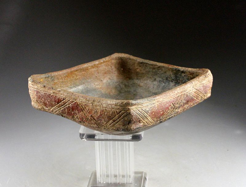 Very rare elongated square pottery bowl, Quimbaya, 7th.-14th. cent. AD
