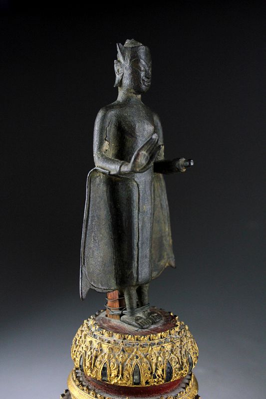 Fine Early Thai standing bronze figure of buddha 15th.-16th. cent. AD