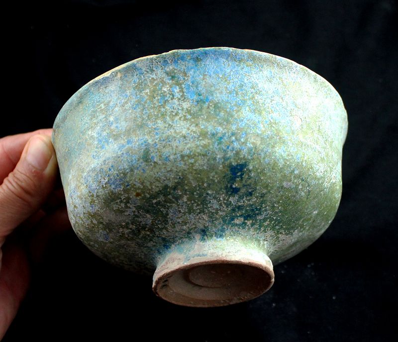 Choice Torquise glaze pottery bowl, Islamic, 12th. cent. AD