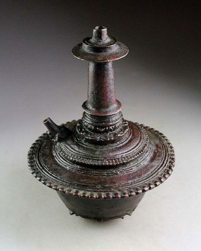 Exceptional Indonesian bronze kendi, East Java ca. 10th.-13th. cent.