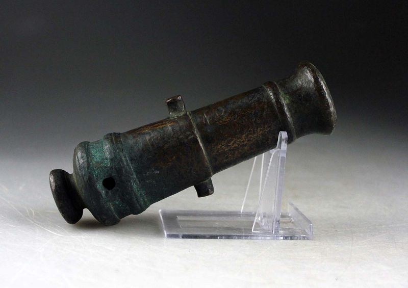 Superb European baroque bronze signal cannon, 17th. century AD.