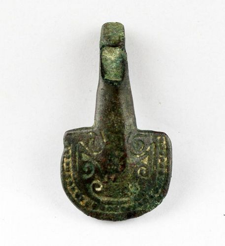 Fine Chinese Warring States Period decorated belthook, 4th-3rd. c. BC