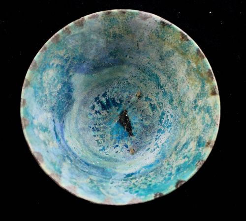 Torquise glazed Islamic pottery bowl w. iridescence, Kashan, 12. cent