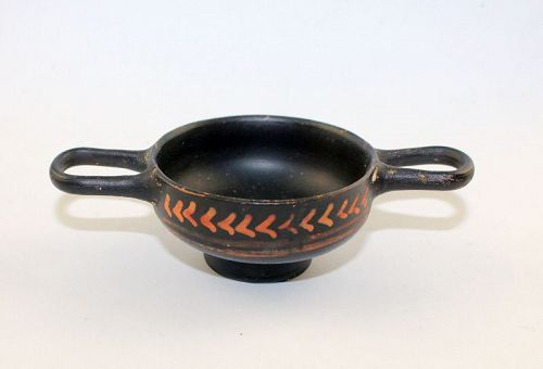 Attractive Greek Apulian cup of the Xenon ware. 4th century B.C.