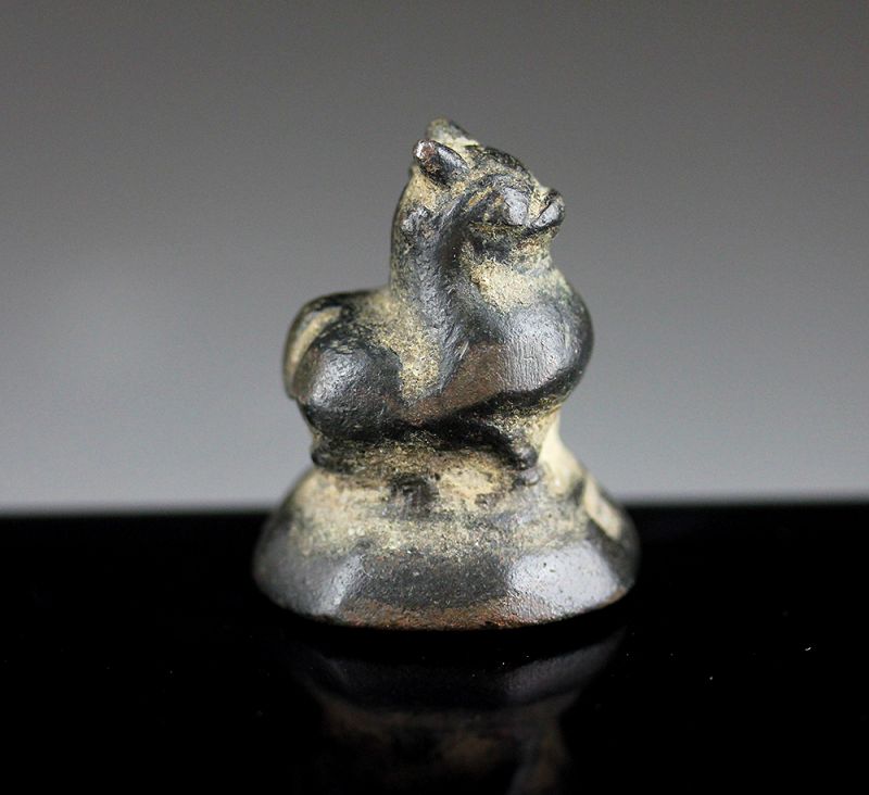 Classic Toe / Chinte bronze opium weight, Burma c. 1550 AD - gem!