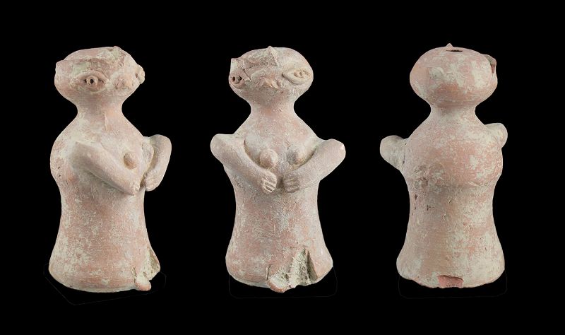 Lovely Indus Valley (Bajaur) terracotta female Idol, 3rd. mill. BC