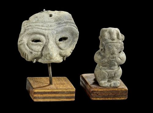 Spendid pottery fluteplayer and mask, Pre-culumbian Ecuador
