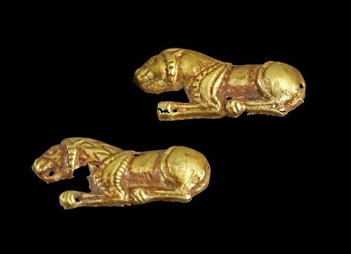 Pair of lovely Scythian Gold lion appliques, c. 6th.-4th. century BC
