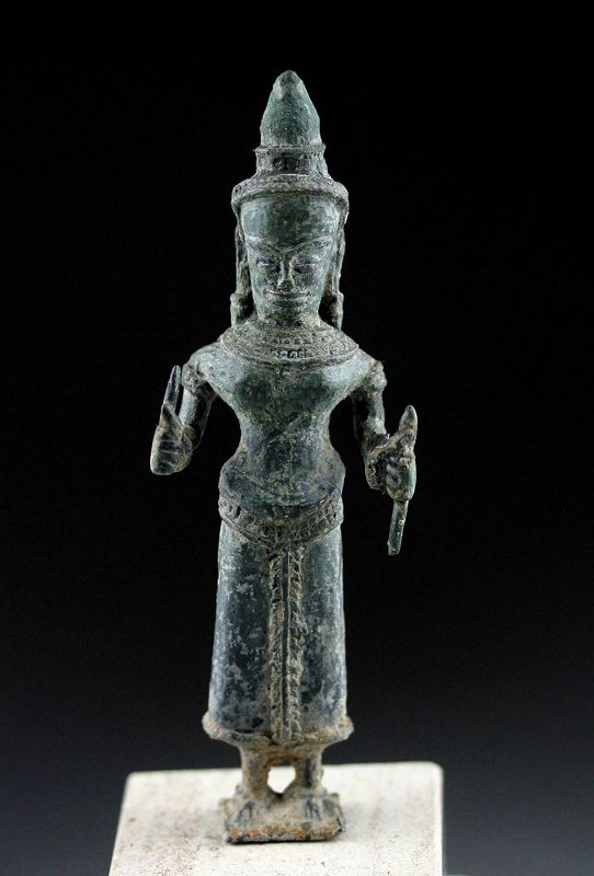 Beautiful bronze figure of Godess Uma, Khmer, Angkor, 12th-13th cent.
