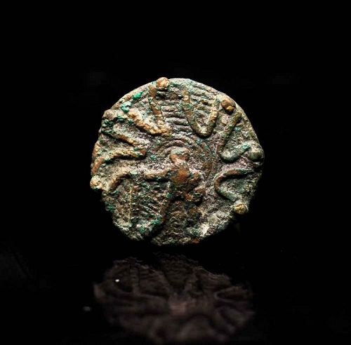 Rare massive Amlash figural bronze ring 2nd. millenium BC!