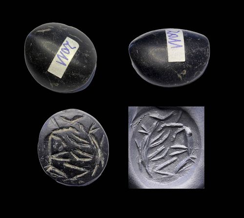 High quality Mesopotamian late gable stamp seal, 4th.-3rd. mill. BC