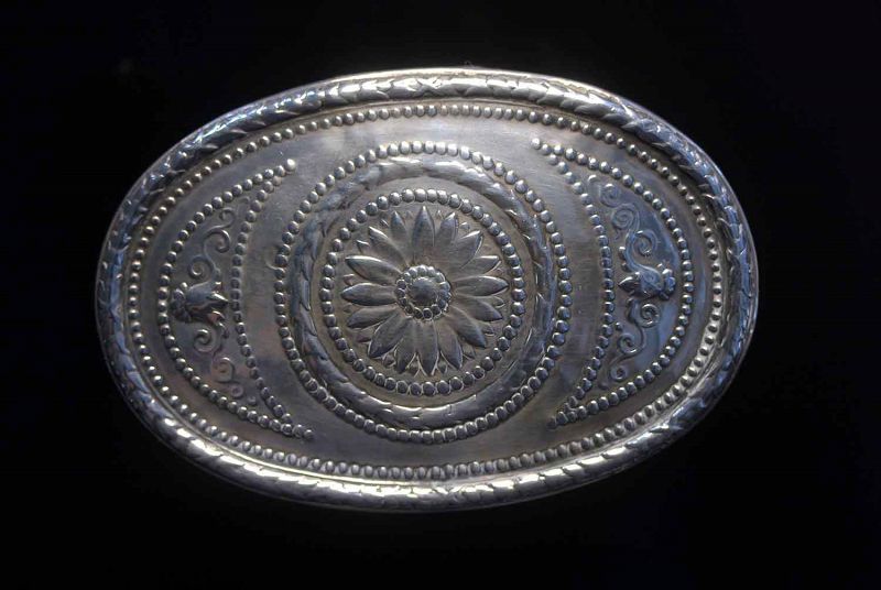 Attractive European silver repousee tobacco box, c. 1760-1780