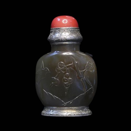 Exceptional Chinese silver mounted Agate Snuff bottle, 19th. cent.