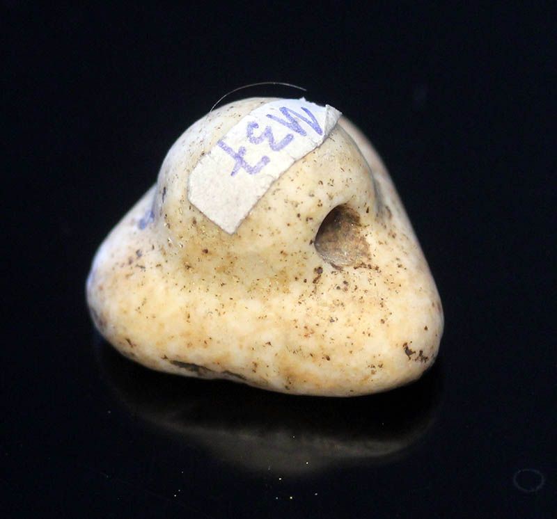 Large early West Mesopotamian triangular stamp seal 3rd. millenium BC