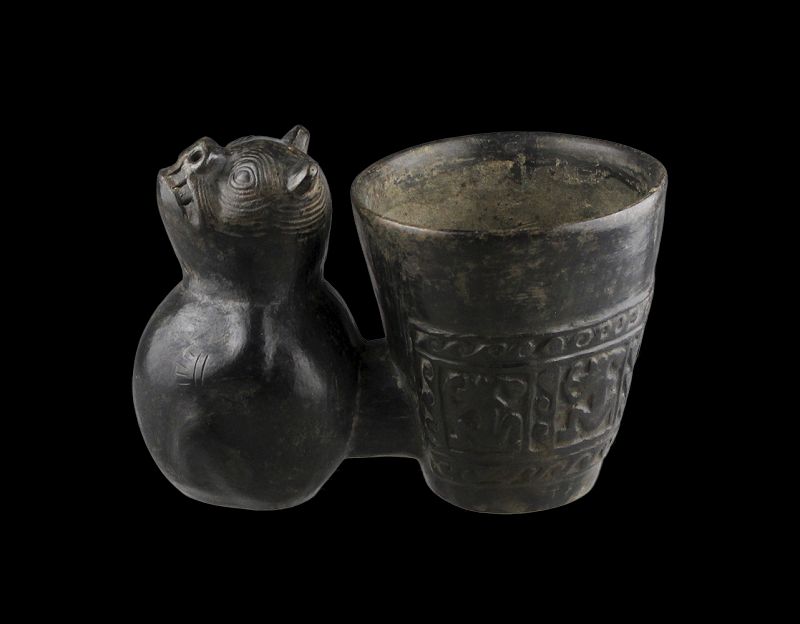 Rare Double vessel with wild dog, Pre-columbian, 1200-1450 AD