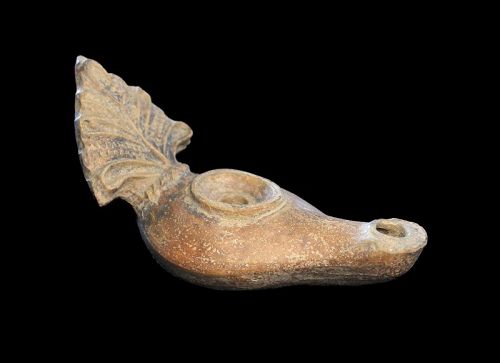 Fine quality Greek Hellenistic terracotta oil lamp, 3rd.-2nd. cent. BC