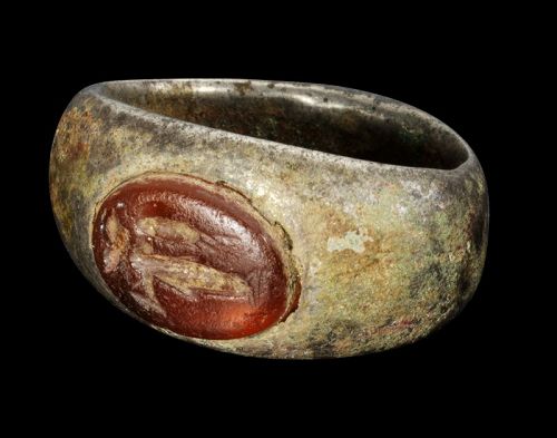Fine heavy Roman silver ring with Carnelian intaglio 2nd - 3rd cent AD